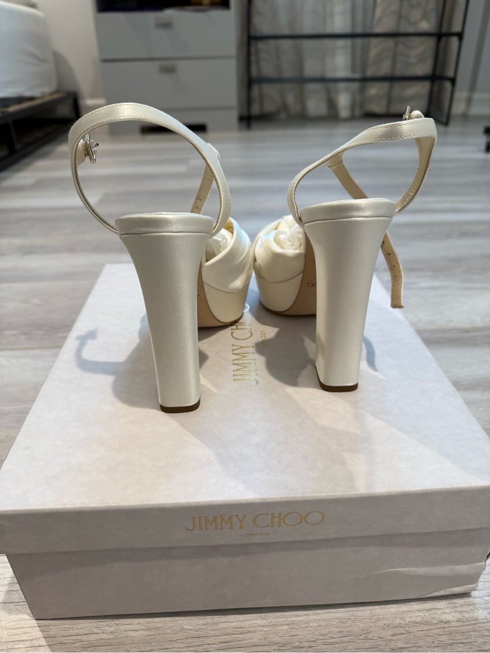 Jimmy Choo Heloise - Picture 4 of 8